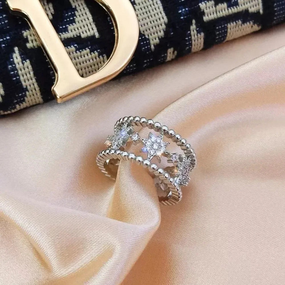 NEW! Dainty “Supernova”  18K WG Starburst Ring 🌟 - Picture 1 of 9